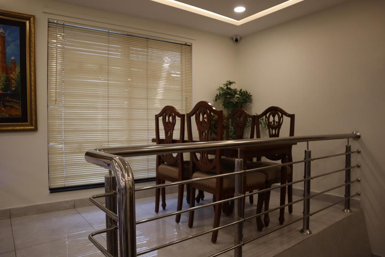 Hayyat Luxury Hotel Suites Lahore Exterior foto