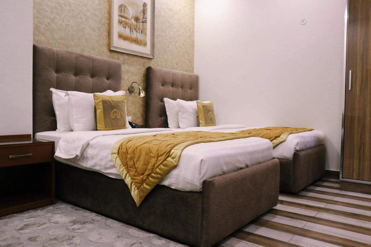Hayyat Luxury Hotel Suites Lahore Exterior foto